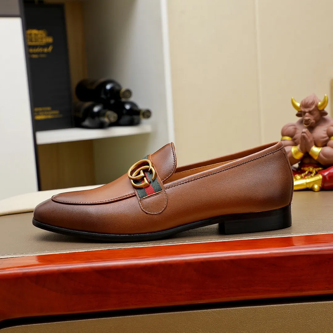 Men's men's shoes 💰380 🆘【GUCCI】Gucci ·🐂里· Hot-selling beanie shoes, top brand luxury, top quality, latest fashion beanie shoes.. The upper is made of original first-layer cowhide. (Full first-layer water-dyed 🐂 leather and lining). The original stylish and stylish soft rubber wear-resistant and non-slip outsole is light and comfortable on the foot, available in 2 colors! Matching code: 38 / 45